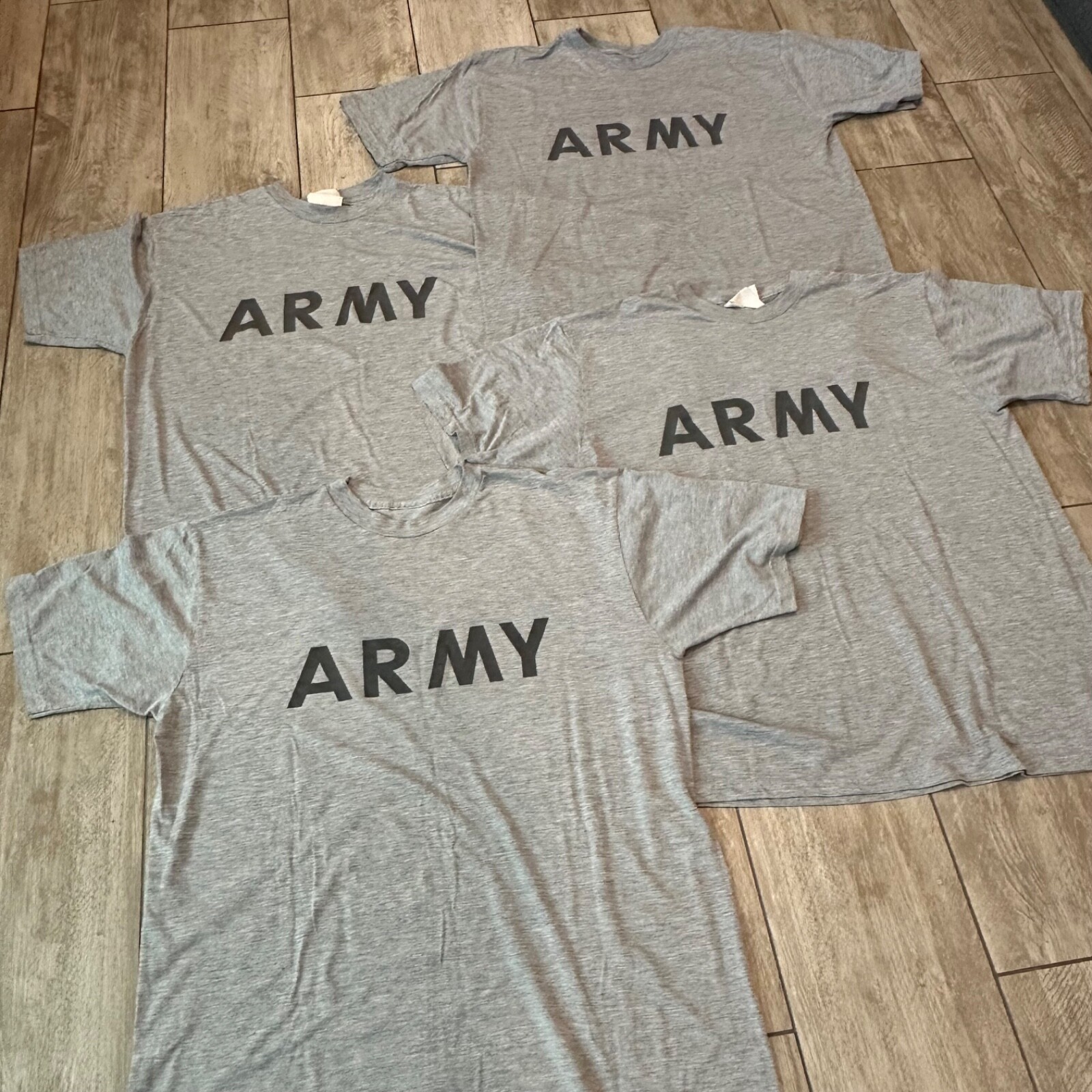 Vintage US Army Physical Training Shirt Lot of 4 Men’s Large in Great Shape