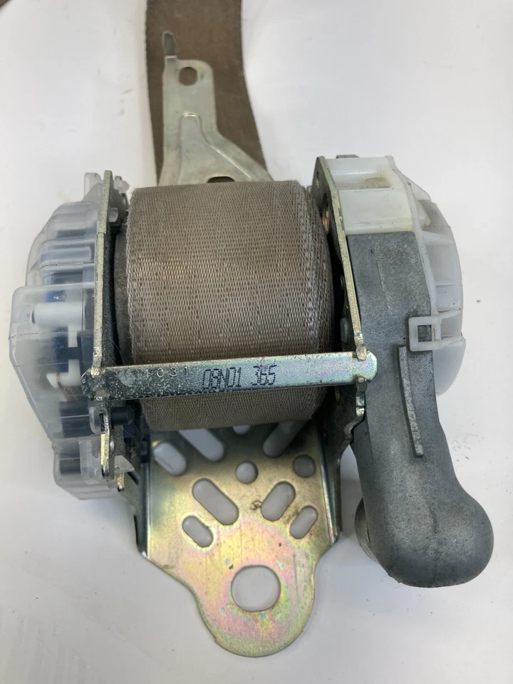 2008-2015 Mitsubishi Lancer Front Right Passenger Side Seat Belt Retractor OEM Foto 3 de 4