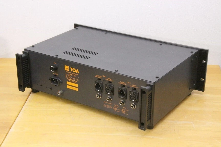 TOA E-112 Graphic Equalizer AC 100V 50/60Hz 17W Excellent Tested Japan - Image 3 of 4