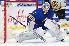 ukko pekka luukkonen Buffalo Sabres 11x14 unsigned photo
