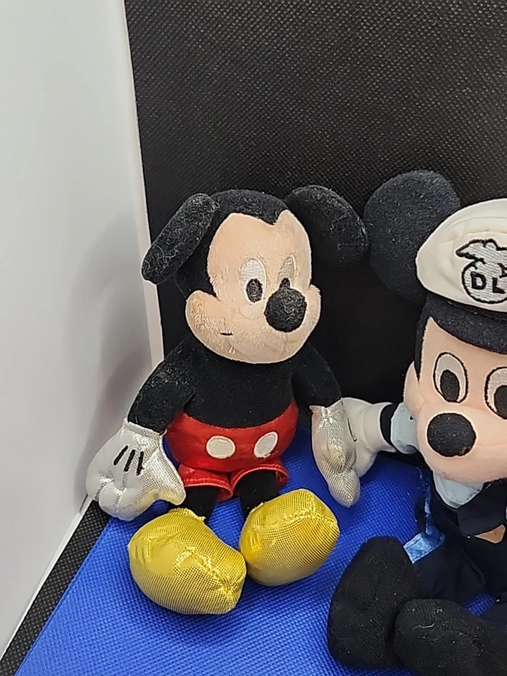 Lote De 3 Mini Bolsa De Frijoles De Peluche Walt Disney Mickey Mouse Y Jarrón Abrazador Foto 2 de 4