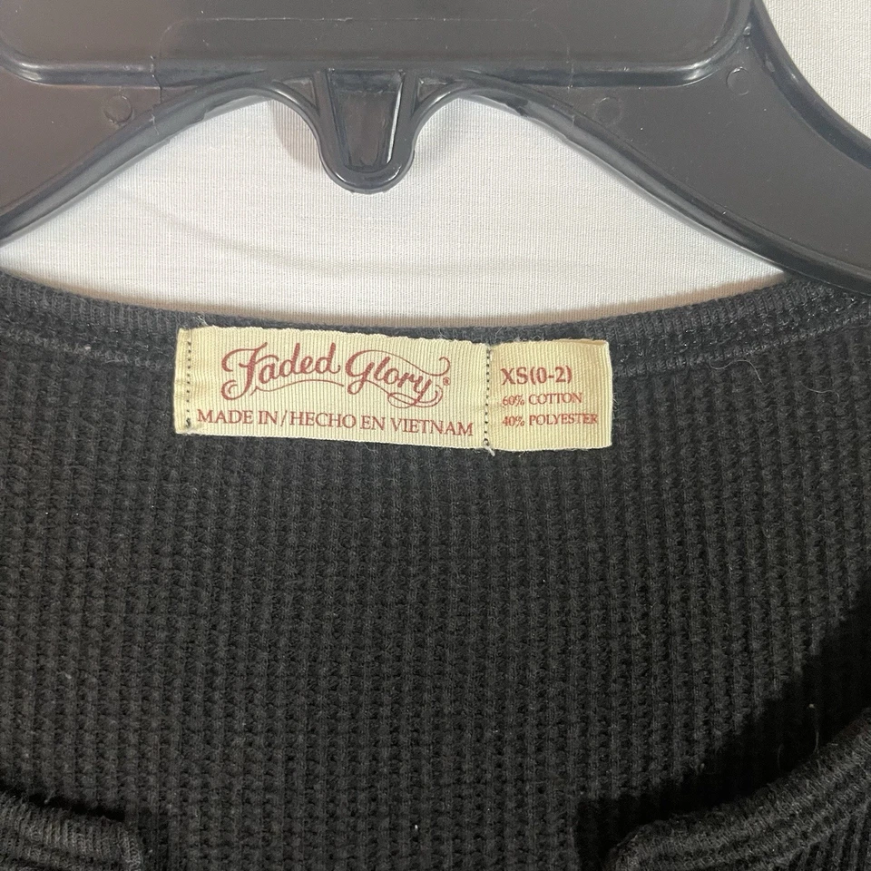 Vintage Y2K Malha Waffle Glória Desbotada Henley Preta Feminina Tamanho Xs Manga Longa - Imagem 3 de 4