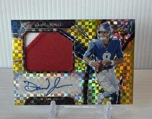 Daniel Jones [Gold Prizm] #2 2019 Panini Select Rookie Selections card