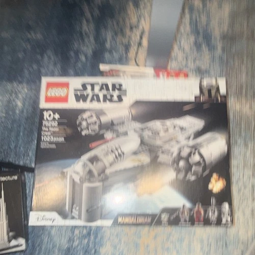 LEGO Star Wars The Razor Crest 75292 Mandalorian Set 1023 Pieces Boxed