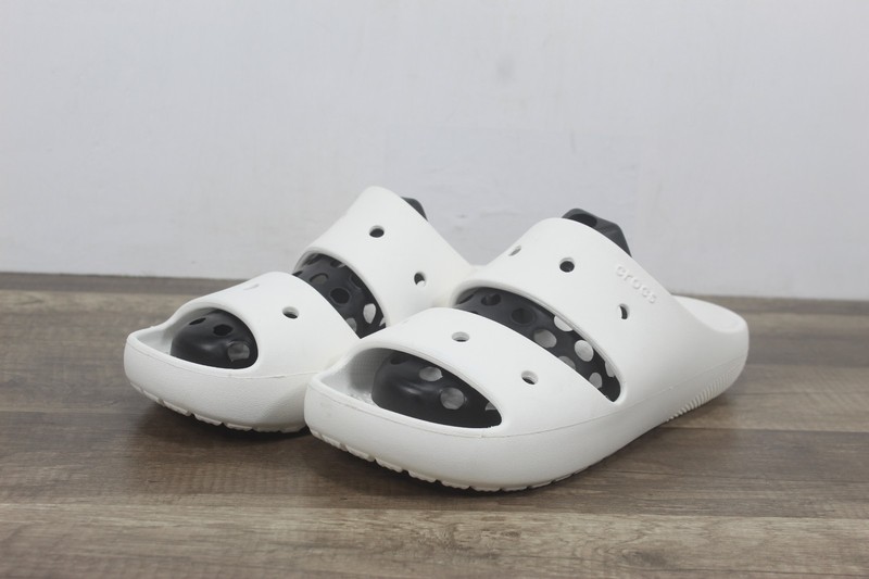 CROCS Classic Women's Sandal v2 White Size 9 {FA-506]