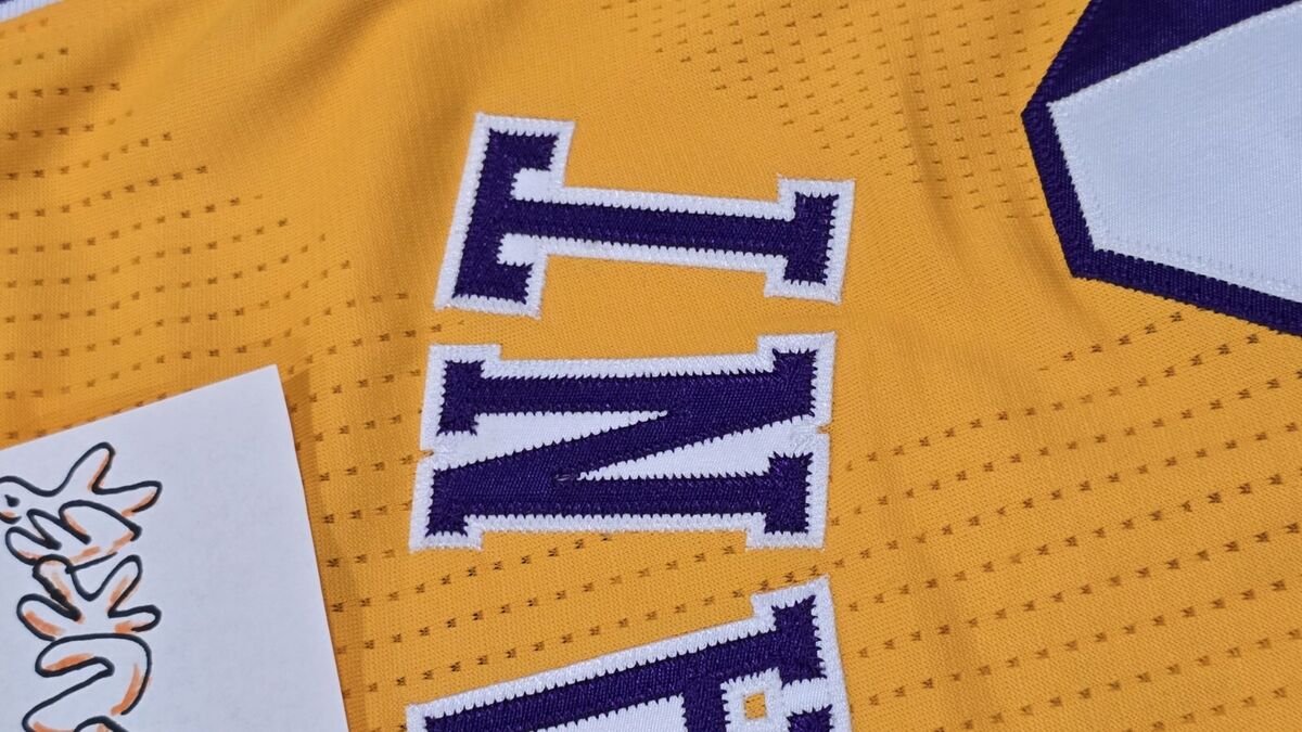 KOBE BRYANT 2010-11 HWC Nights LAKERS Adidas REV30 Pro-cut KOBE BRYANT 2010-11 HWC Nights LAKERS Adidas REV30 Pro-cut