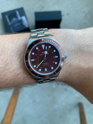 Midsize Diver 36mm Glycine Combat Sub Swiss Made Dive Watch Maroon