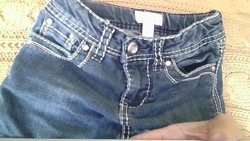 Pantalones de mezclilla Xhilaration para niñas talla 6 hilo pesado/gema remaches 20Wx19 5 bolsillos Foto 3 de 4