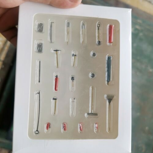 1/43 Repair Tools Shovel Hammer Axe Scorpion 95001 CAT Scene Part Accessories - Picture 11 of 11