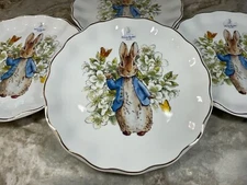Peter Rabbit Dinner Plates Field Of Dreams Set Of 4 Gold Scalloped 11 Inch New