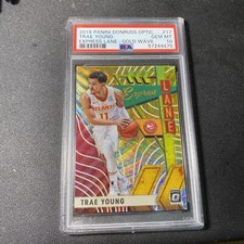 2019 Panini Donruss Optic Trae Young Express Lane Gold Wave #17 PSA 10