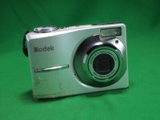 Kodak EasyShare C613 6.2MP Digital Camera - For Parts not working takes AA batts