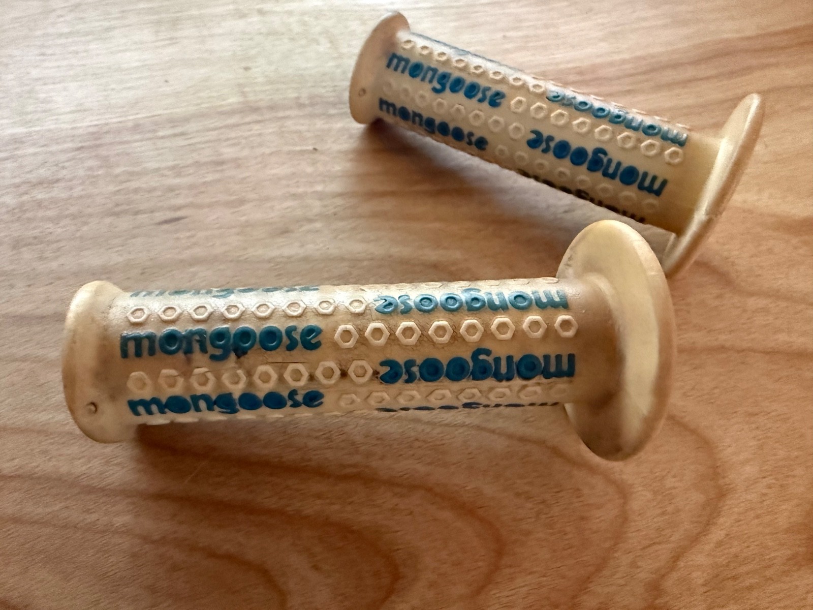 Vintage Mongoose Old School BMX Grips Blue & White Old Origi