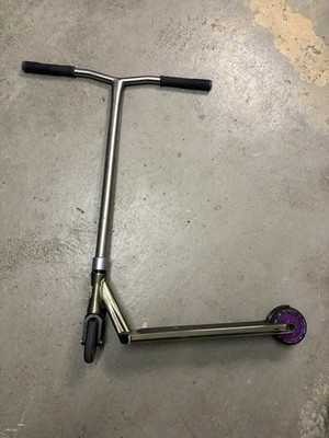 NKD Stunt Scooter Custom-built Bar Und Griffen 80   VB ( wurde sauber gemacht)