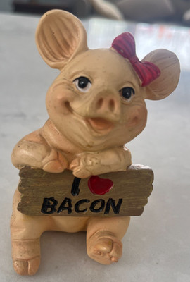 ''I love Bacon'' Pig Statue Small figurine 