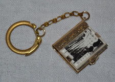 Wanderabzeichen Urlaubsandenken Schlüsselanhänger Leporello Karlsbad um 1955