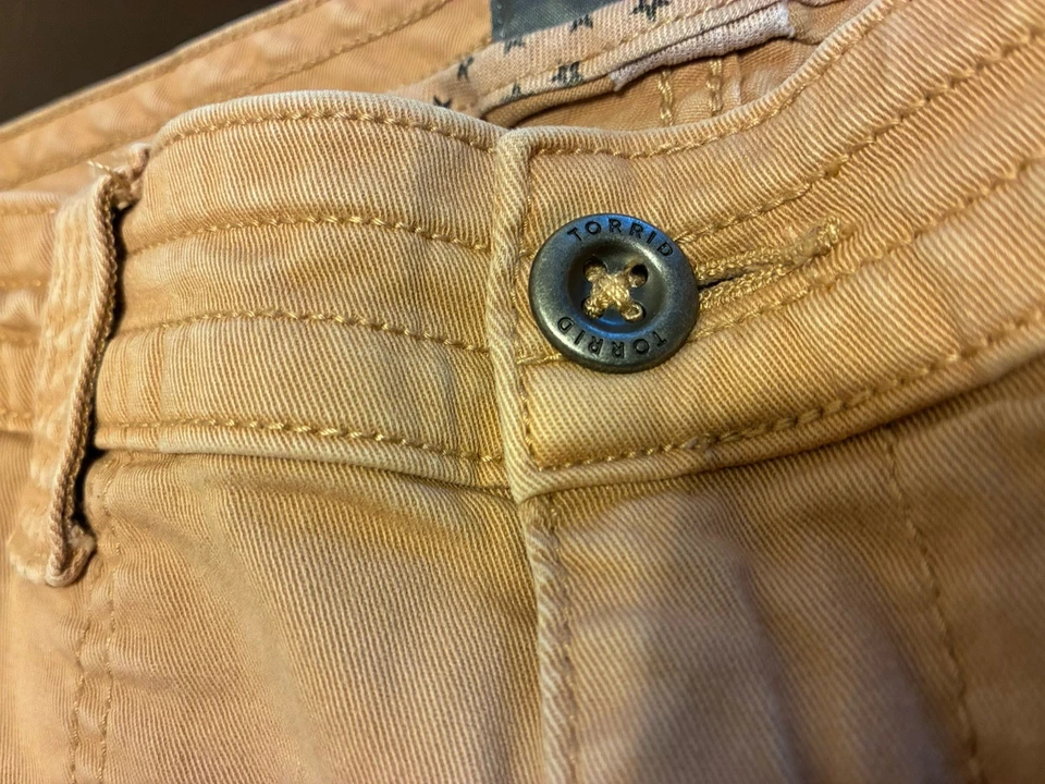 Torrid Feel The Fit Brown Khaki Cotton Shorts Stretch Waist Women’s size 12 - Image 4 of 4