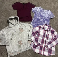 Lot Of 4 Woman's Size Large Tops Mixed Brands C&C California, KAVIO, By & By
