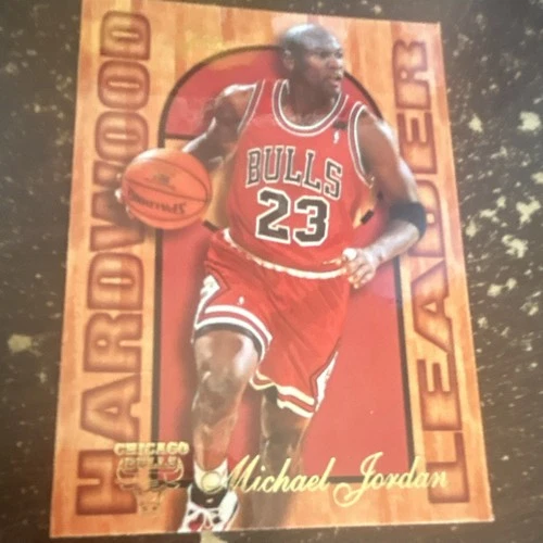Fleer 1995-96 Hardwood Leader Michael Jordan Chicago Bulls #4 Insert Card