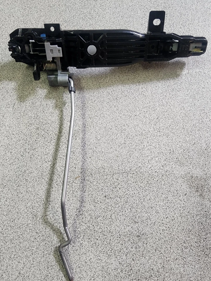 2011-2014 Mazda 2 Front Passenger Side Exterior Door Handle Assembly OEM - Image 2 of 3