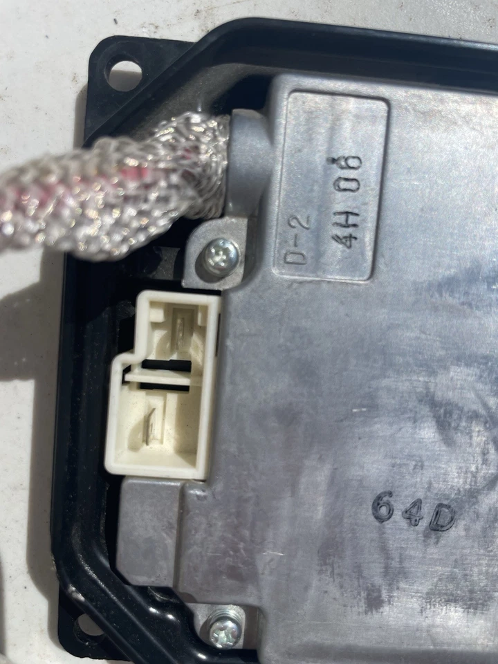 БЛОК ФАР ксенонового модуля Lexus Toyota 2007 2008 2009 2010 2011 35967 - 51040 - Изображение 4 из 4