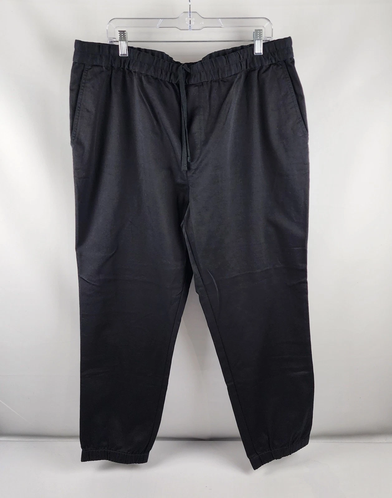 Banana Republic Pants Mens XL Black Traveler Relaxed Tapered Fit Joggers NWT