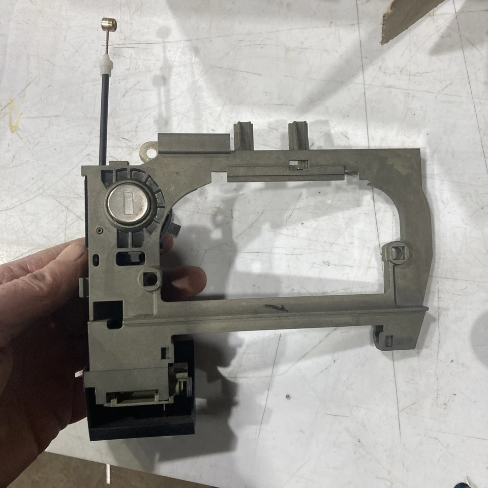 1995 BMW 740i 740il 750il conjunto de trava 51218150065 NOVO FABRICANTE DE EQUIPAMENTO ORIGINAL 4 travas e 4 chaves - Imagem 3 de 4