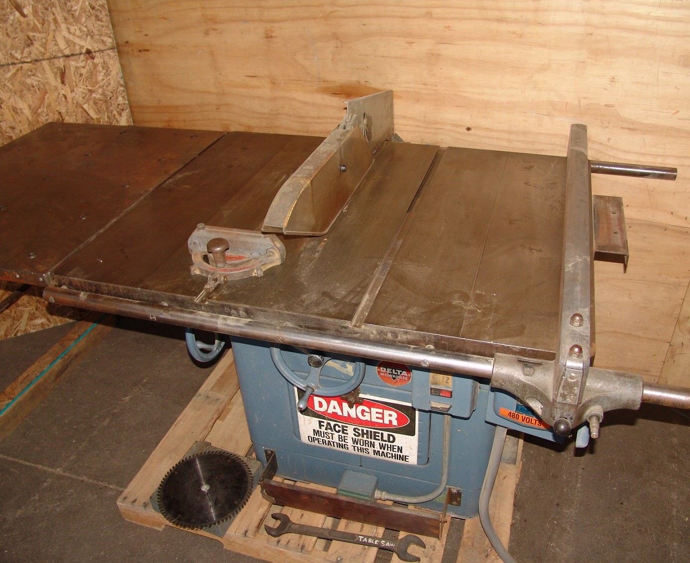 Delta Rockwell table saw 5hp , 38" x 48" cast table , 32" extension