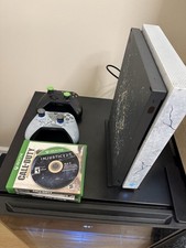Microsoft Xbox One X 1TB Gears 5 Limited Edit...