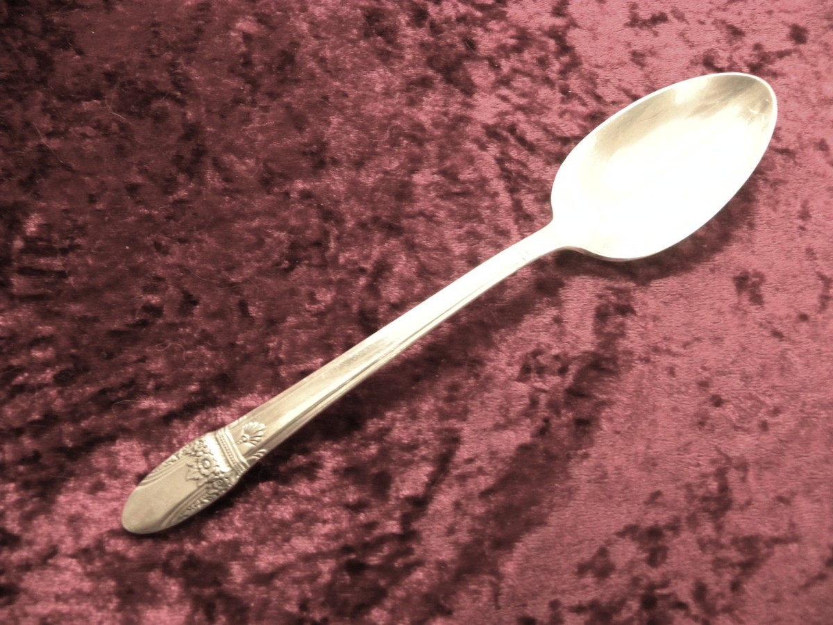 FIRST LOVE 1937 Large Serving Spoon 1847 Rogers Bros IS NO MONOS - Main Image