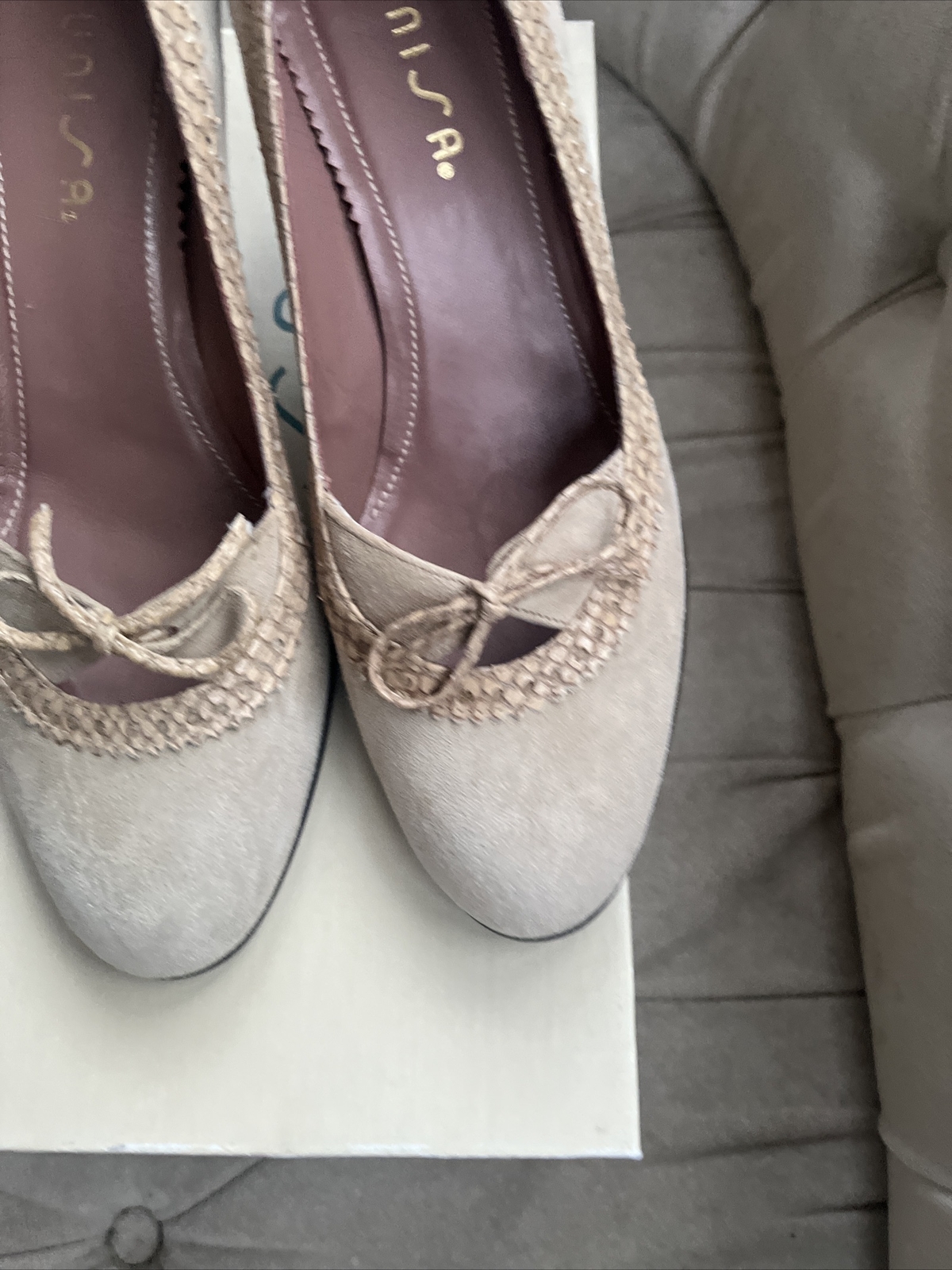 Women’s Brand New Cream Court Shoes From Unisa Size 4 Kids Suede Sandy
