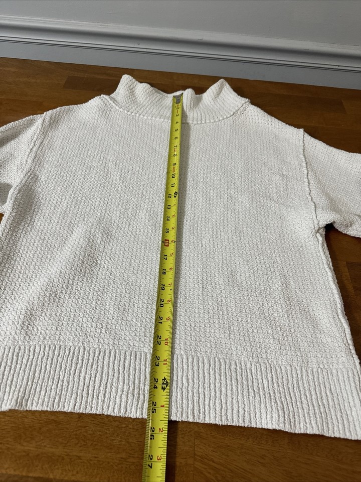 Free People Women’s Size Xs white knitted turtleneck sweater Extra