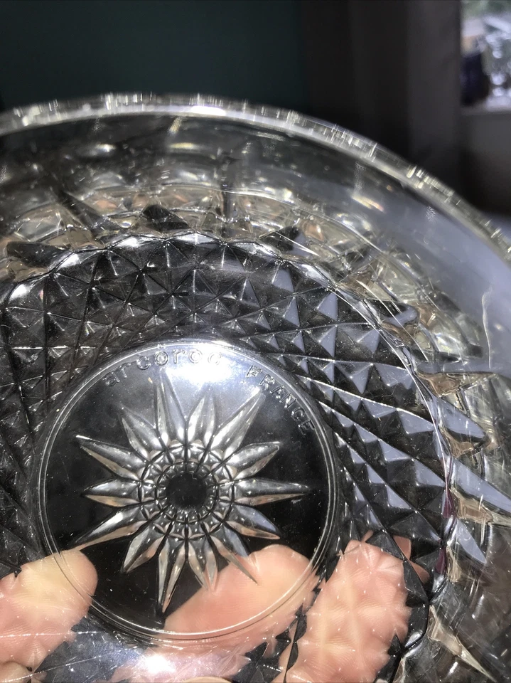 2 Vintage Arcoroc France Clear Glass Fruit Bowl Starburst Bottom 4.75” Diameter - Image 3 of 3