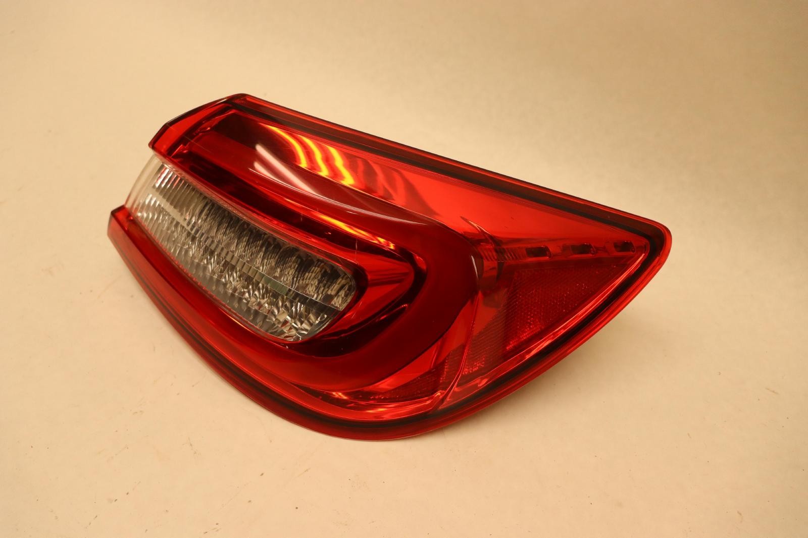 2014-2020 MASERATI QUATTROPORTE REAR RIGHT PASSENGER QUARTER TAIL LIGHT LAMP OEM