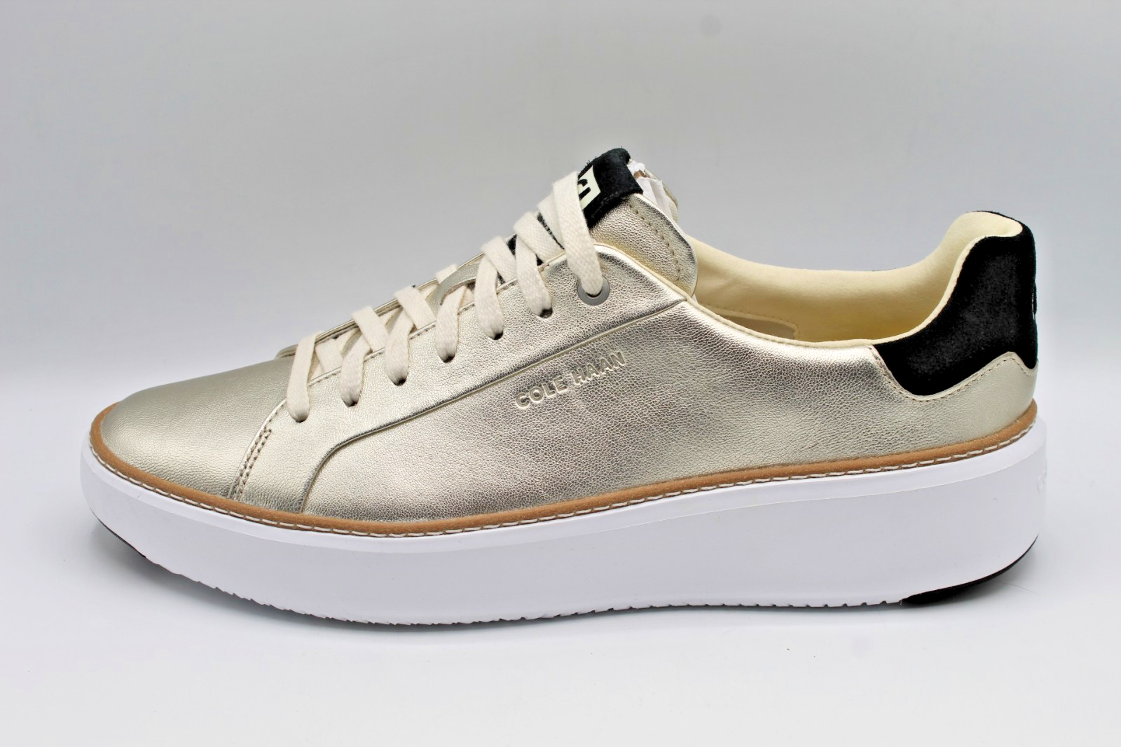 SAOLA Sneakers Cole Haan Grandseries donna 10B oro pelle metallizzata suola bianca