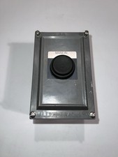 ALLEN BRADLEY 1 BUTTON PUSHBUTTON STATION 800H-2HX4R SER D
