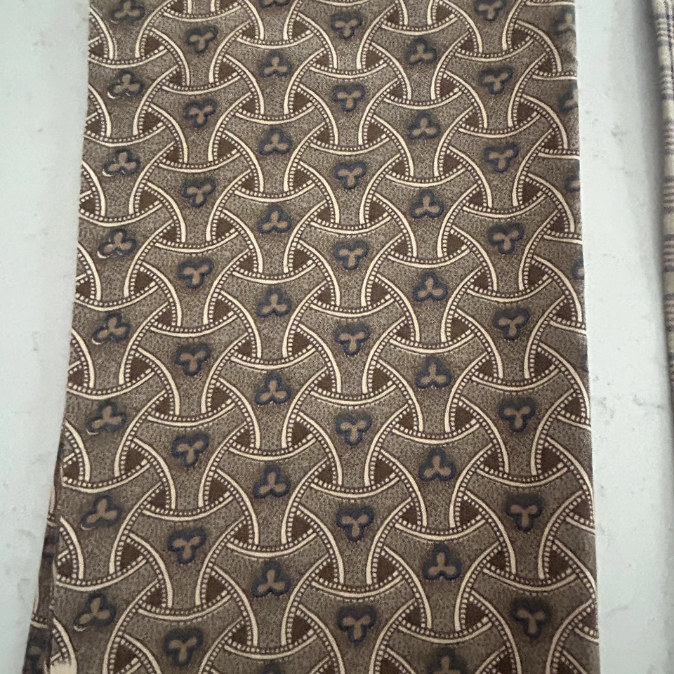 Cotton Quilt Fabric Remnants Lot of 6 Red Burgundy Quilting Sewing Material - Image 4 of 4