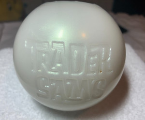 TRADER SAMS WHITE PEARL WITH GLOW CUBE MULTICOLOR.