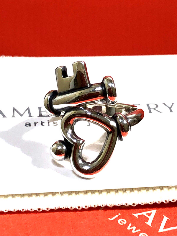 Authentic  James Avery Sterling Silver Key to My Heart Ring Size 7.