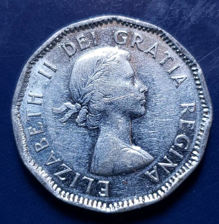 額 (41×45) 1953 SF NL Canada Queen Elizabeth II Five Cent Nickel Circulated