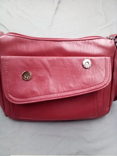 Jingpindaishu handbag maroon with shoulder strap and lots of pockets never used - Picture 6 of 11