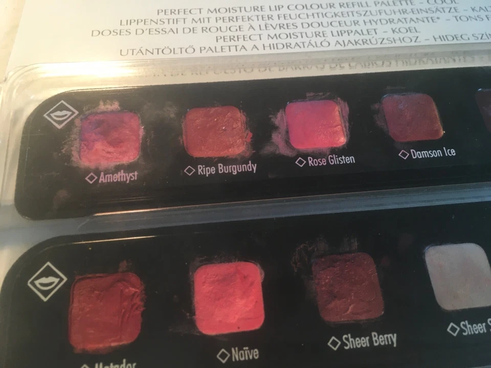 ARTISTRY- Lipstick - Palette - Nine Lipsticks - Used with spatula for demonstrat - Image 3 of 4