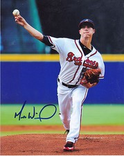 MATT WISLER  ATLANTA BRAVES  ACTION SIGNED 8x10