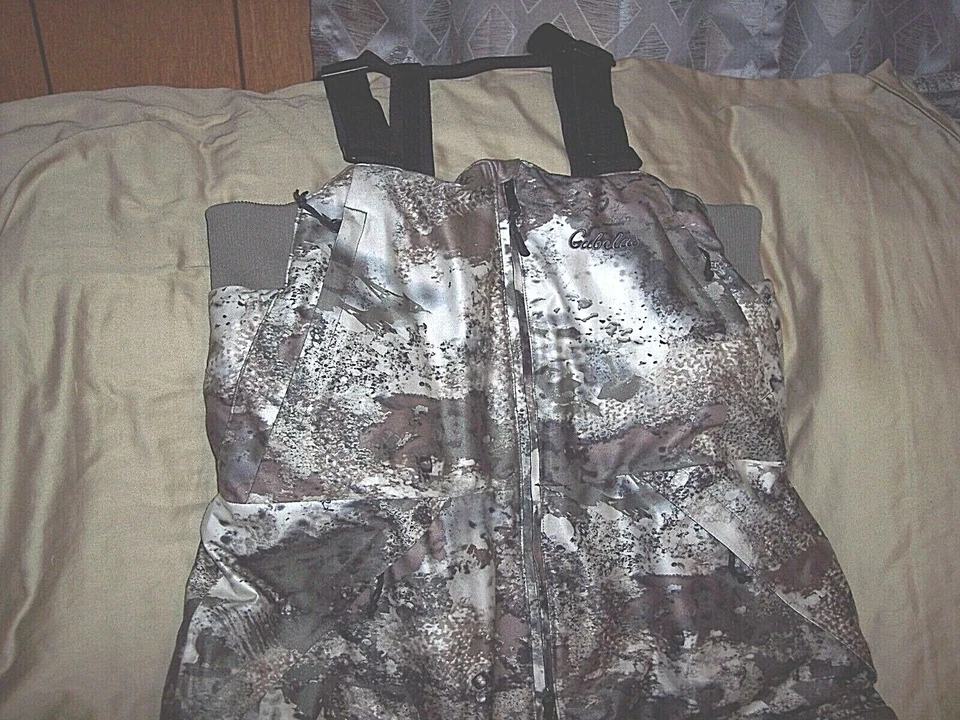 XL Extreme Cold Weather Bibs MT050 Insulated Camo Coveralls Goretex Bib Overalls - Image 2 of 4