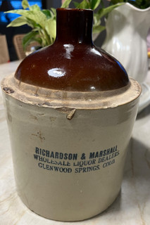 Excellent 1900s Richardson & Marshall Liqours Glenwood Springs Colo. whiskey jug