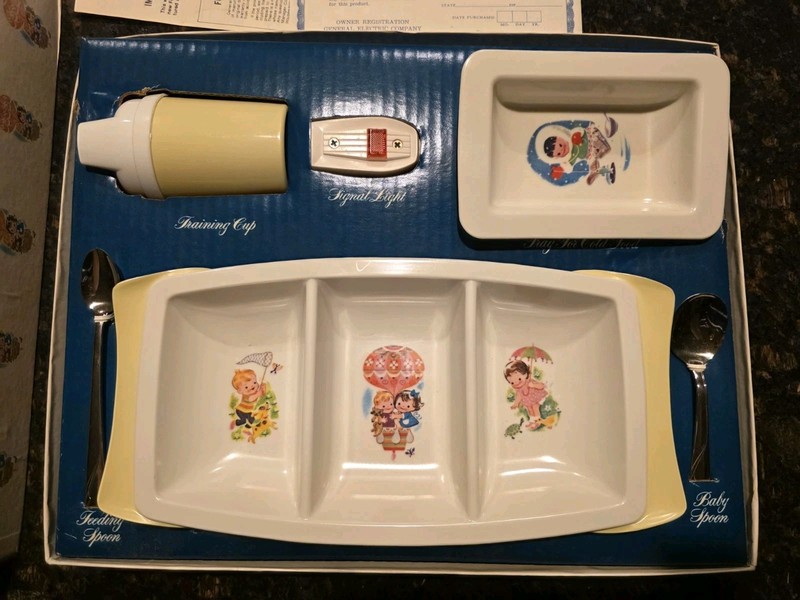Vintage GE Heat’ N Serve Baby Dish Feeding & Training Set