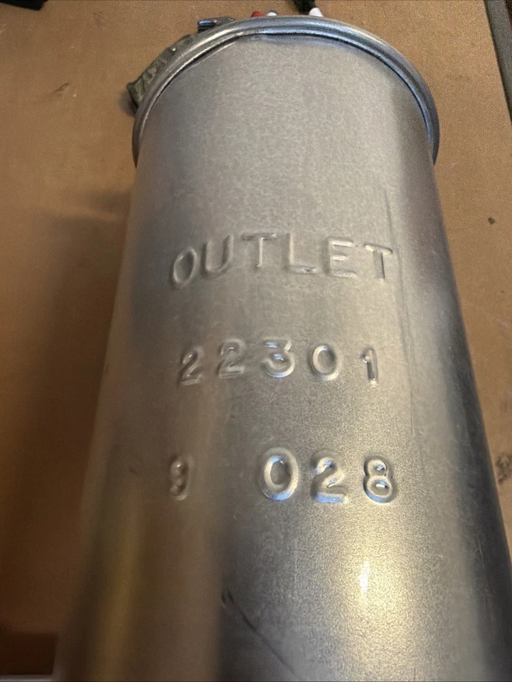 Walker 22301 Quiet Flow SS Direct Fit Exhaust Muffler Vintage NEW IN BOX - Image 2 of 4