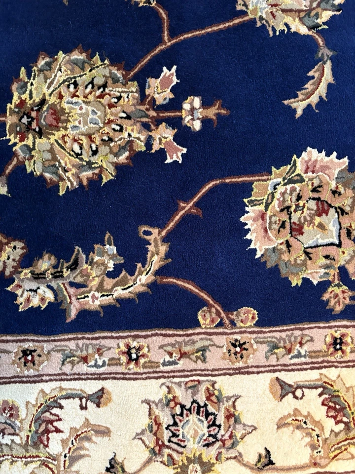 Alfombra de lana azul Nourison 2000 Collection 5’6” x 8’6” Foto 2 de 4