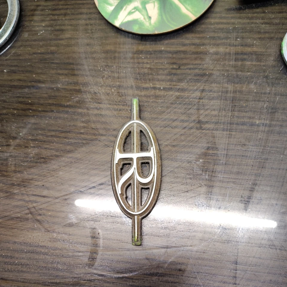 BUICK REGAL 标志灯刺绣标志标志符号 - 原装原始设备制造商 — 第 2/4 张图片