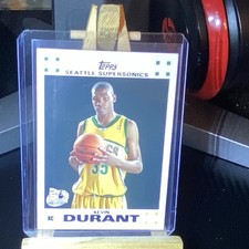 2007-08 Topps Rookie Kevin Durant #2 Seattle Supersonics Basketball Card. rookie card picture